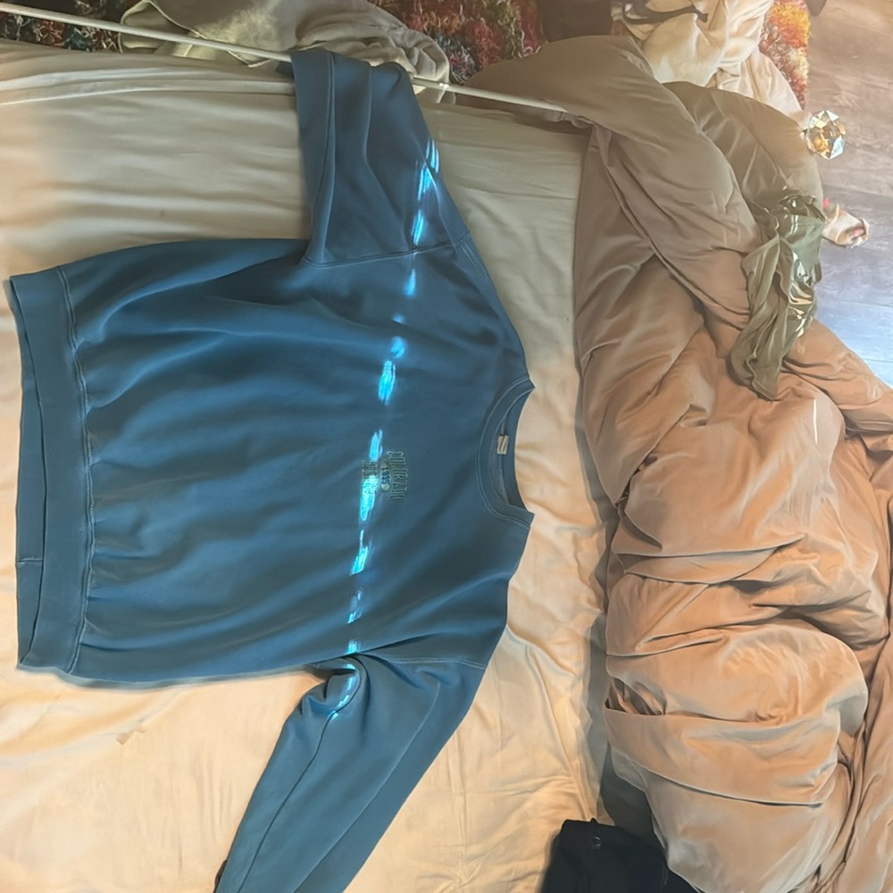 Urban crewneck! Super warm and comfy, size M and blue